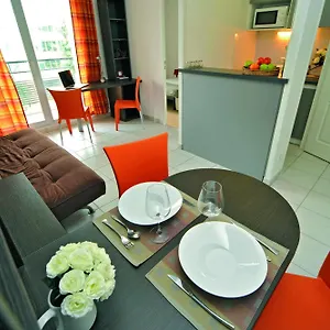 Apart-hotel Appart'city Classic Vaise St Cyr